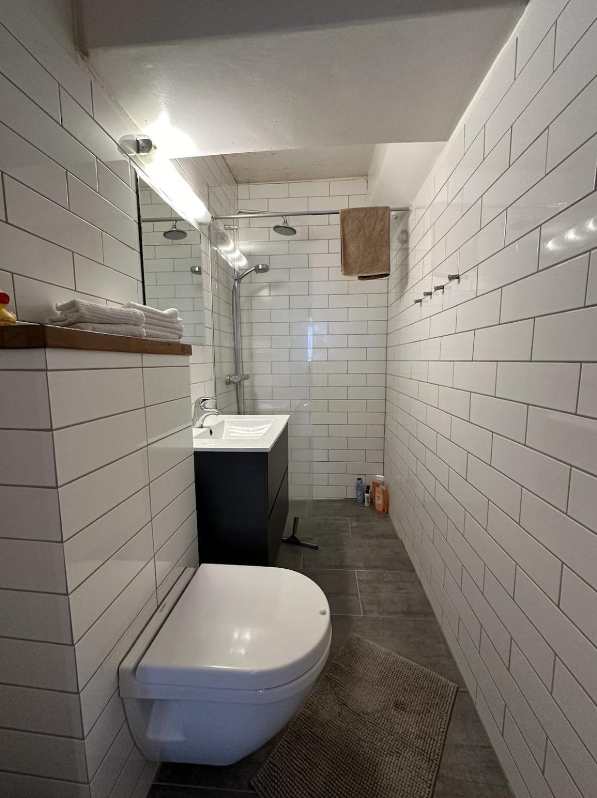 Reykjavik Urban Escape 2-Bedroom Haven With Private Entrance Exterior foto